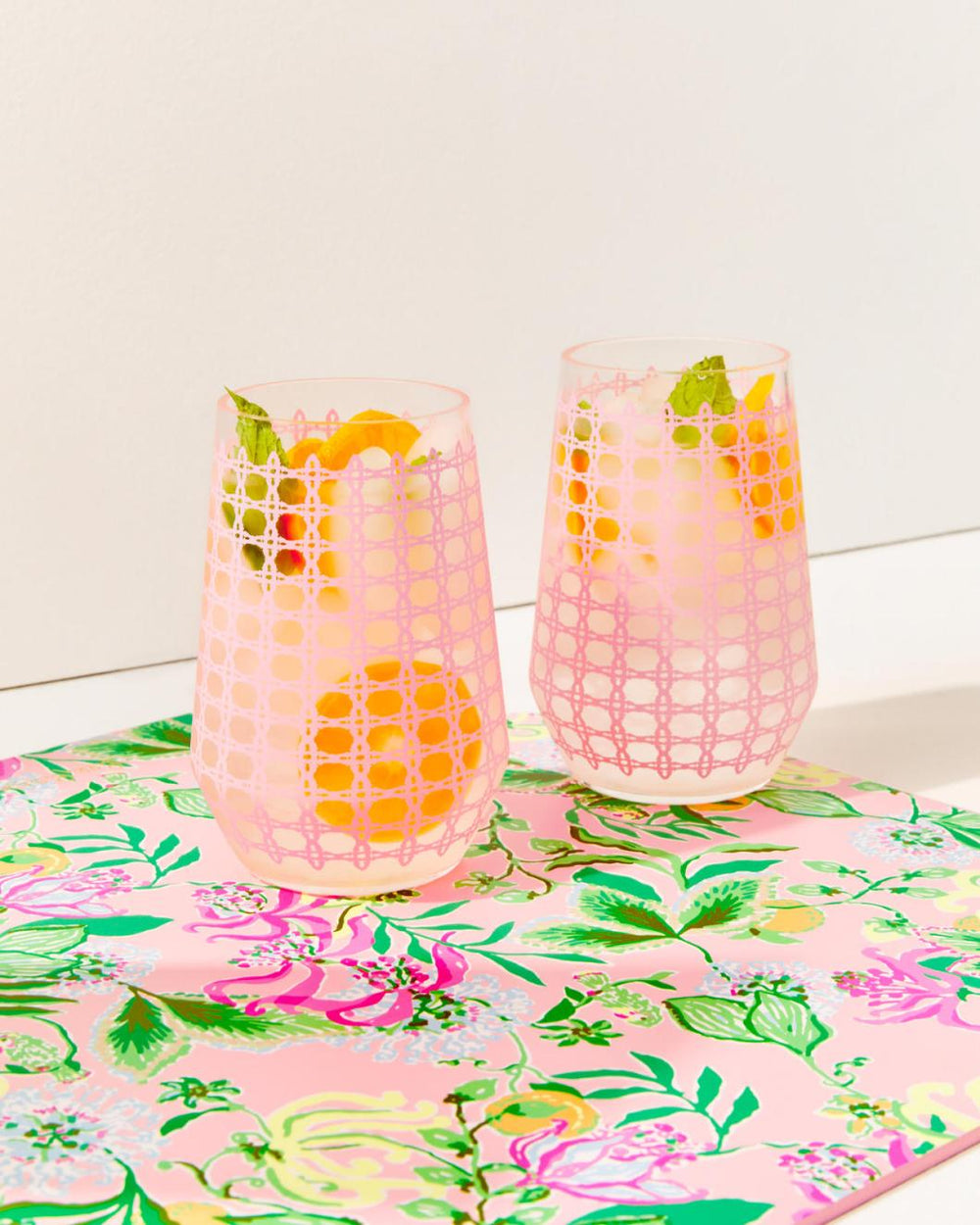 Lilly Pulitzer Acrylic Wine Glass Set Conch Shell Pink Caning | Women Tabletop