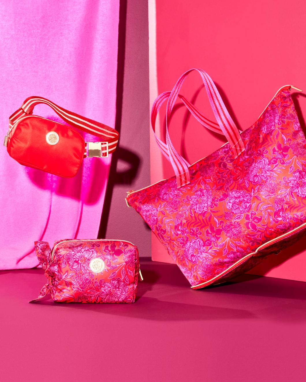 Lilly Pulitzer Pippa Pouch Amaryllis Red Secret Hideaway | Women Bags