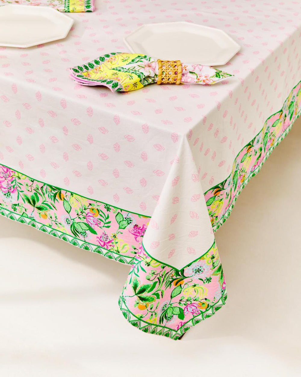 Lilly Pulitzer Printed Tablecloth Multi Via Amore Spritzer Engineered Tablecloth | Women Tabletop