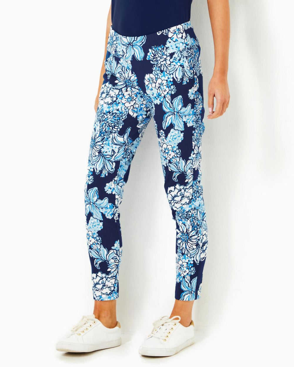 Lilly Pulitzer Upf 50+ Luxletic 28" Corso Pant Low Tide Navy Bouquet All Day Golf | Women Bottoms