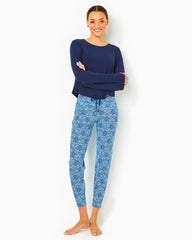 Lilly Pulitzer Upf 50+ Luxletic 28" Island Jogger Bon Bon Blue Go Your Own Wave | Women Bottoms